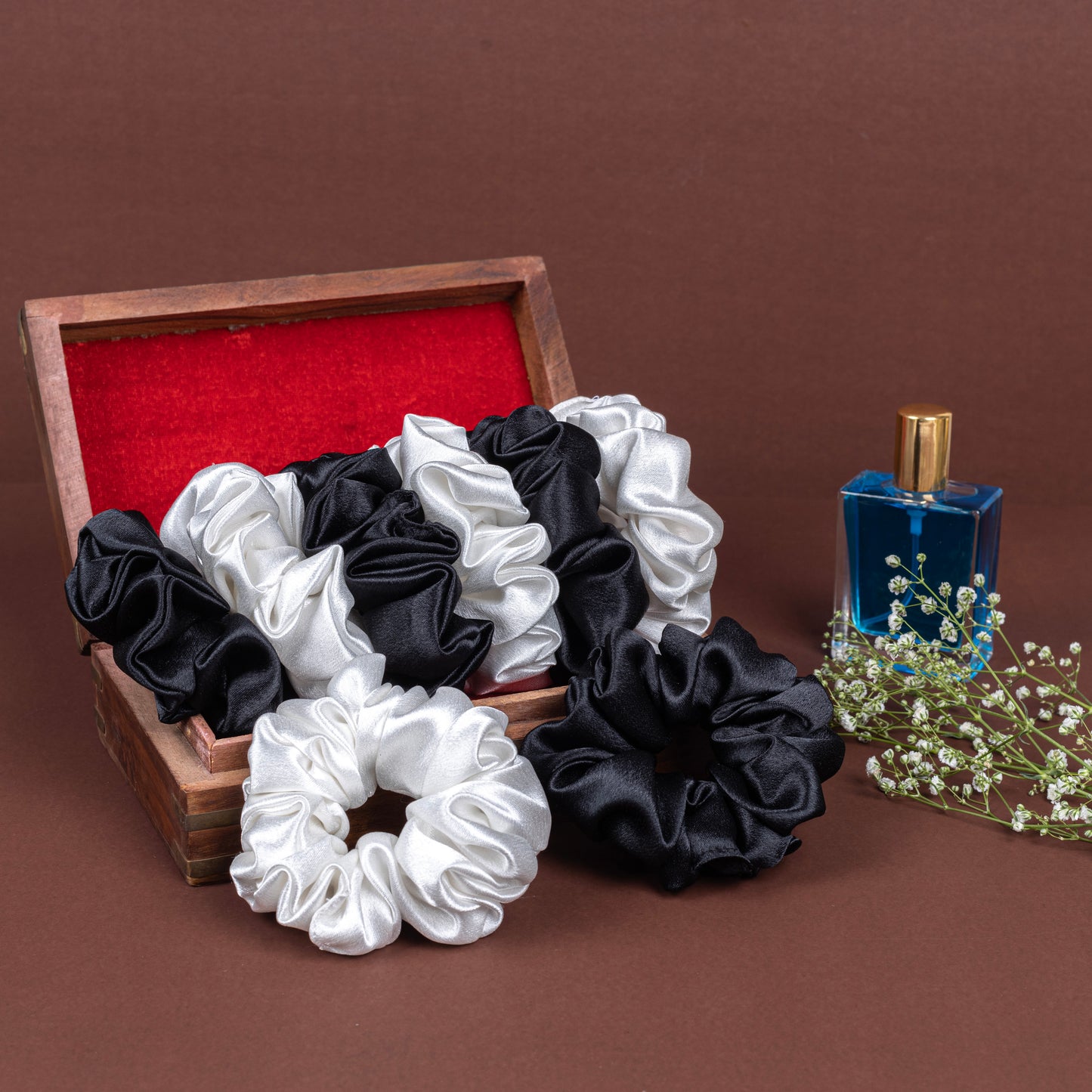 Black Duck Scrunchies Black & White Silk Satin